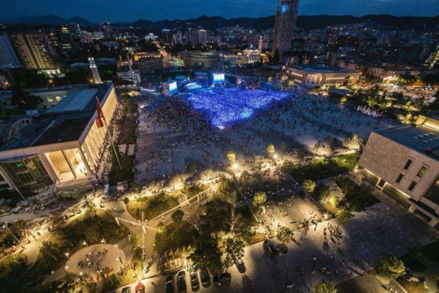 Skanderbeg Square Center *